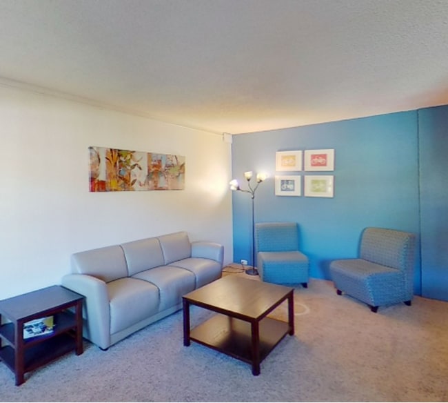 Interior Photo - University Court