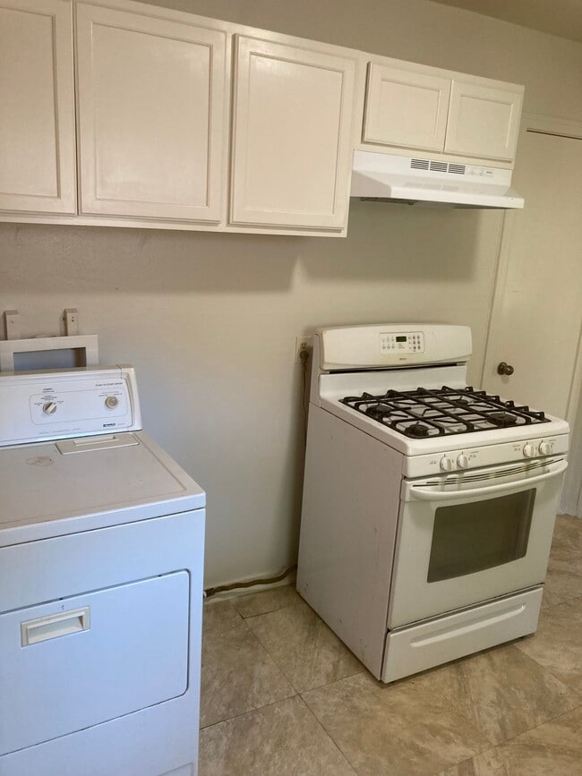 Building Photo - 2746 Mimosa Ave