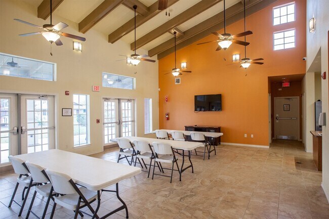 Foto del edificio - 1801 Bosquez St