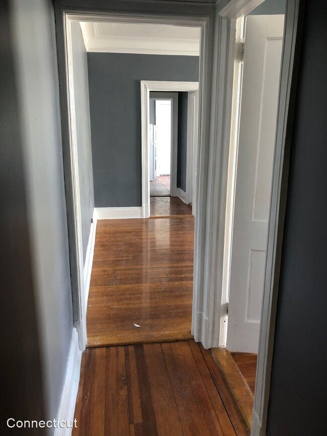 249255 Sisson Ave, Hartford, CT 06105 Room for Rent in Hartford, CT