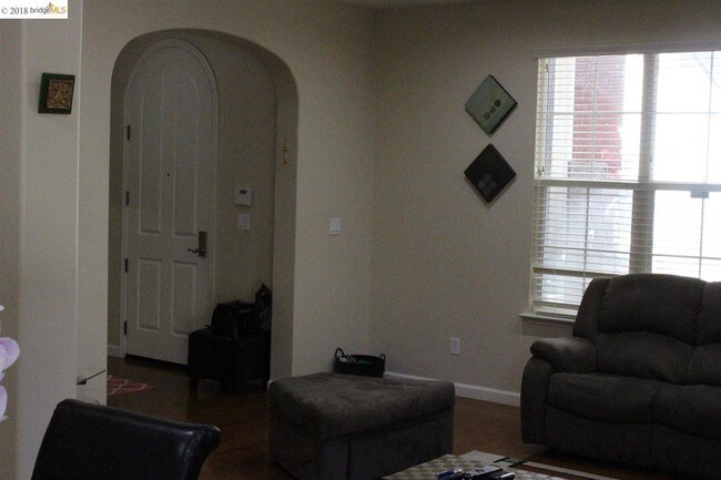 Building Photo - 3438 Browntail Way