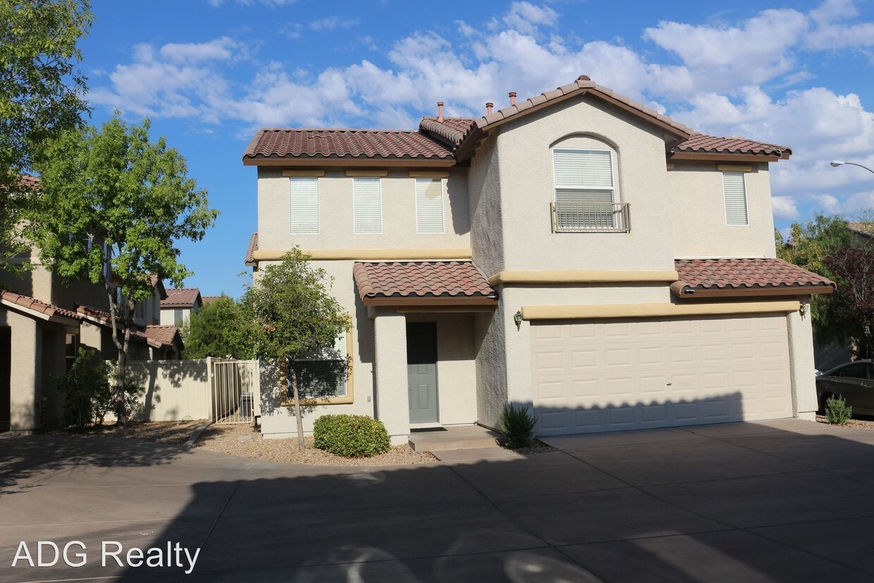 Primary Photo - 985 Grand Cerritos Ave