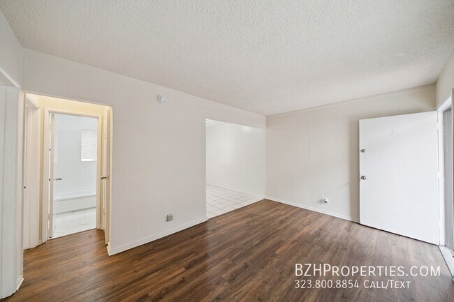 Building Photo - 8633 Denver Ave