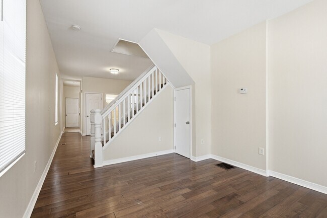 Foto del edificio - 212 S Loudon Ave