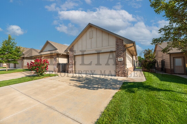 Building Photo - 13609 Hunters View St