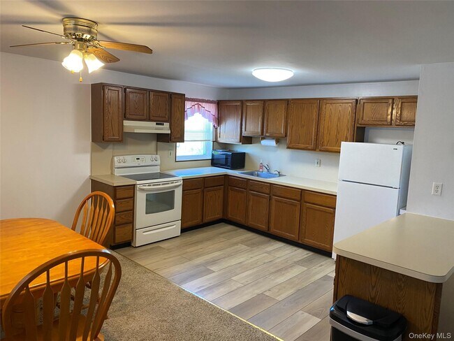 Foto del edificio - 124 Chelsea Ave