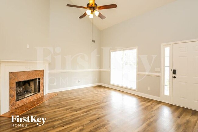 Foto del edificio - 785 Creek View Drive