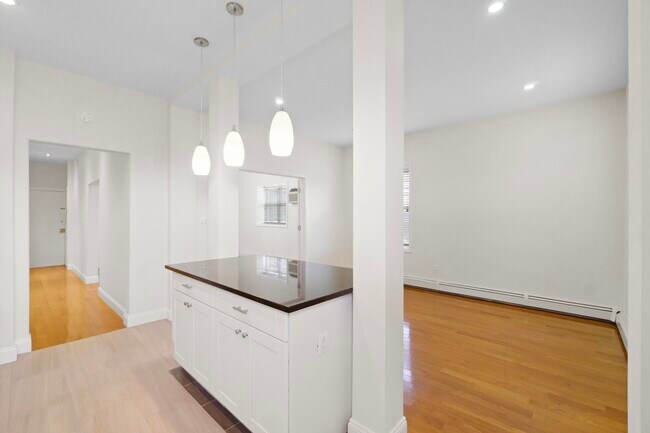 Foto del edificio - 580-582-582 Gregory Ave