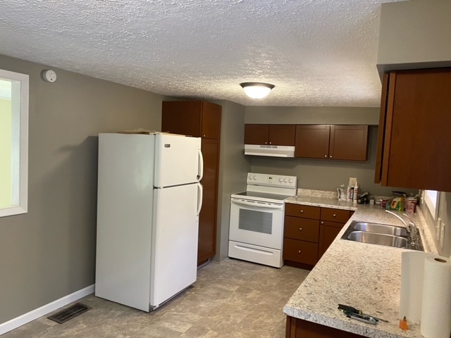 Kitchen 1 - 54 N Shafer St