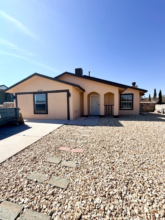 Building Photo - 5729 Saplinas Rd