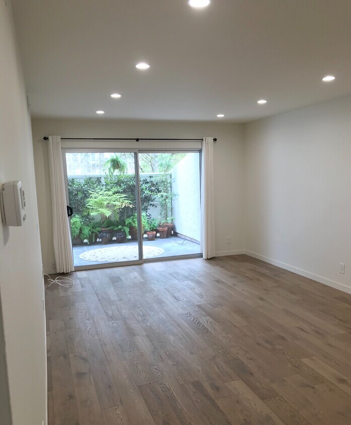 Foto principal - 675 Sharon Park Dr