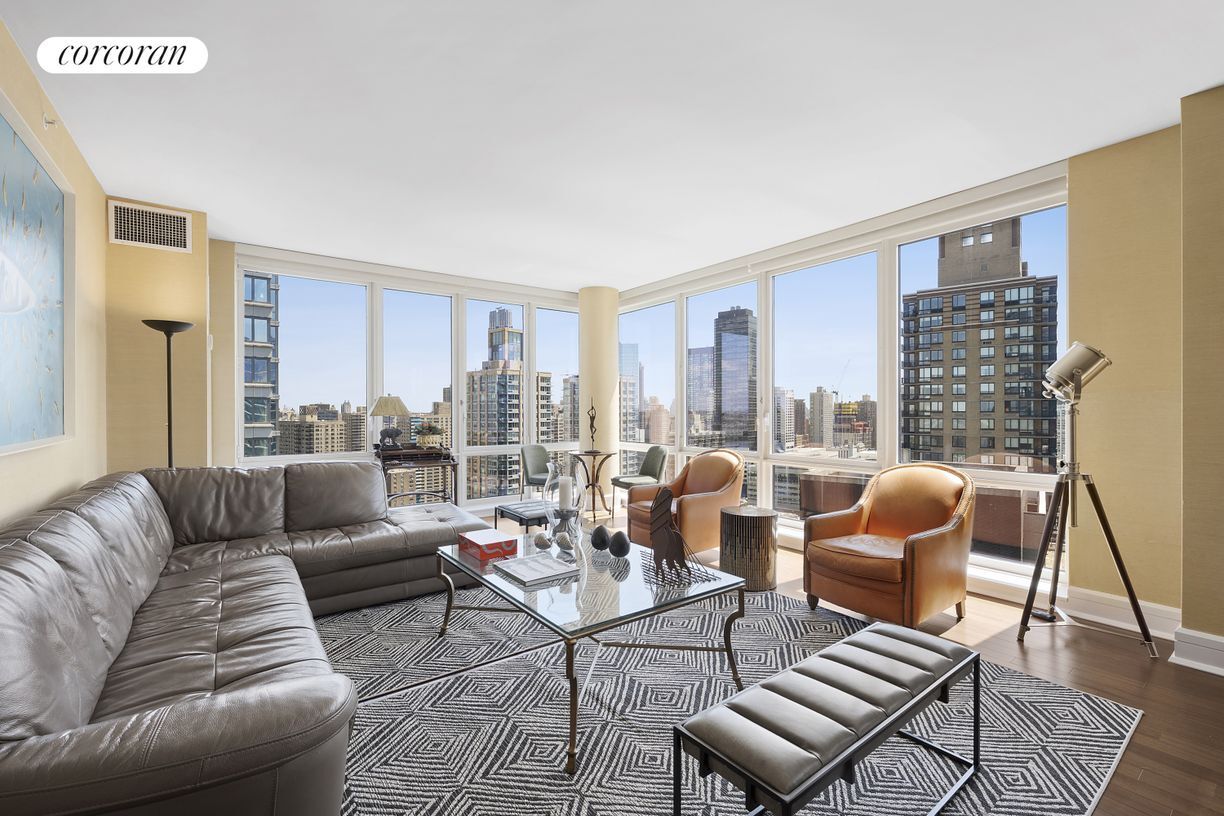 Foto principal - 60 Riverside Blvd