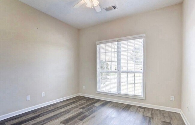 Foto del edificio - 6916 Sandfield Dr