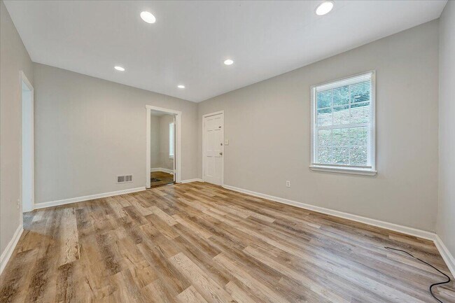 Foto del edificio - 1523 Buena Vista Blvd SE