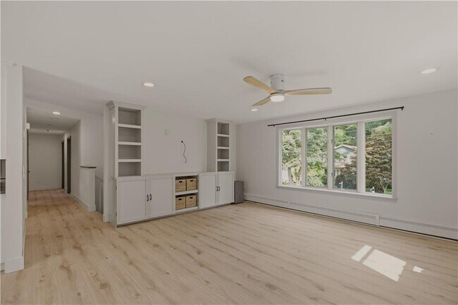 Building Photo - 18 Waterman St