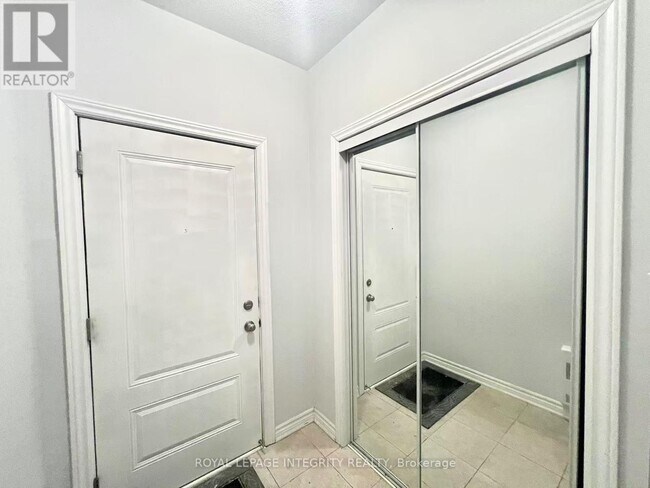 Photo du bâtiment - 848 Atlas Ter