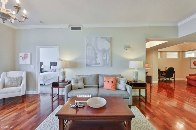 Building Photo - 1 br, 1 bath Condo - 1561 Euclid Ave Apt 3