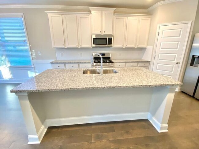 Building Photo - 538 Walton Dr