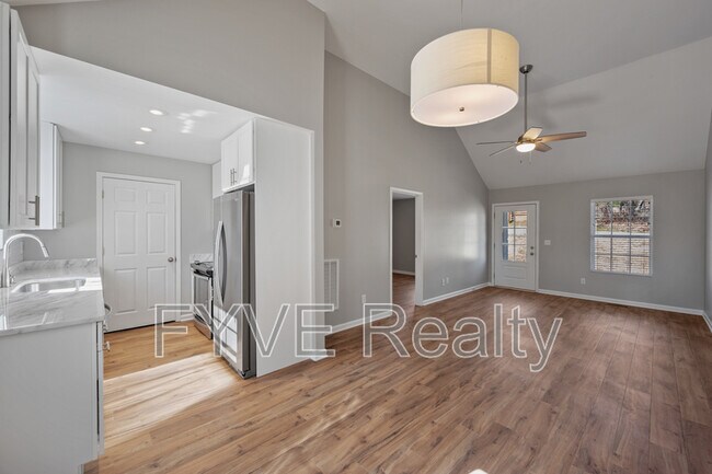 Foto del edificio - 1244 N Avondale Cir