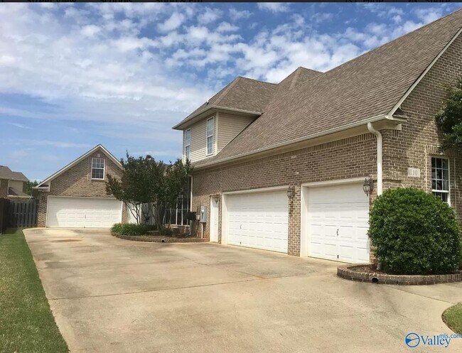 Building Photo - 110 Litespeed Ln SW