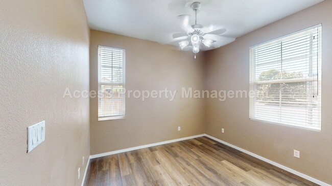Building Photo - 1245 W Springer Dr