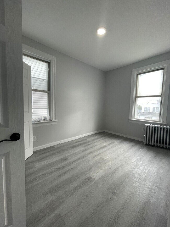 Foto del edificio - 399 Cator Ave