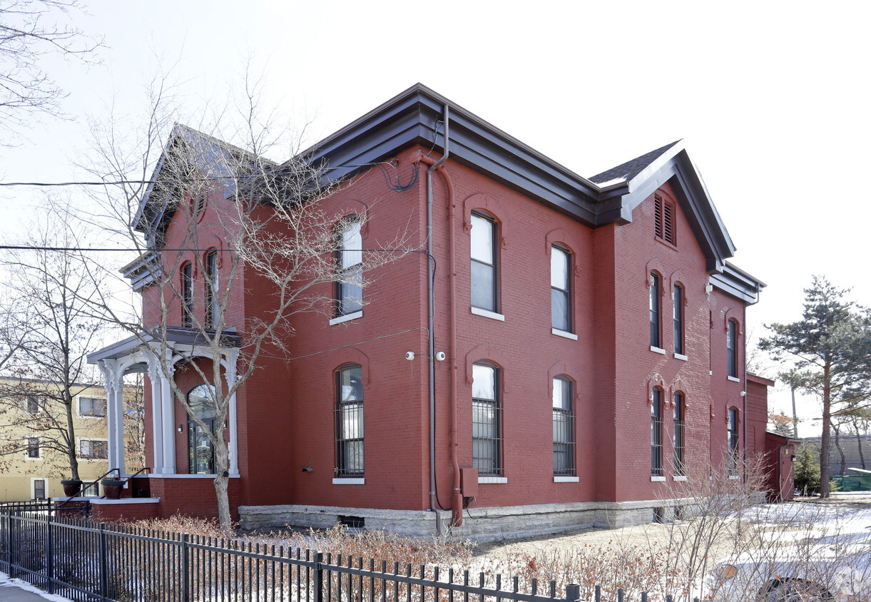 Foto principal - 1819 5th St S