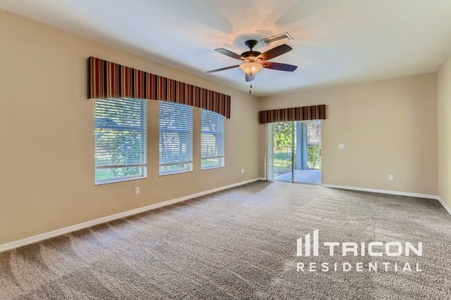 Foto del edificio - 5311 Shasta Daisy Pl