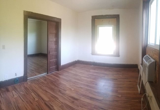Foto del edificio - 935 W 3rd St