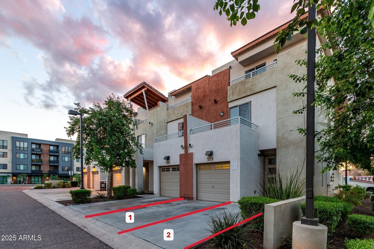 Primary Photo - 1270 E Curry Rd