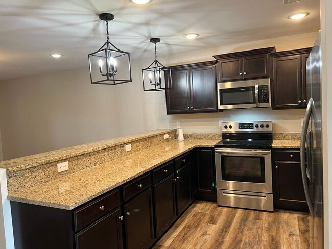 Building Photo - 3 Bedroom, 2 Bath, Condo at Tullamore Lakes in Sun Colony. Available now@