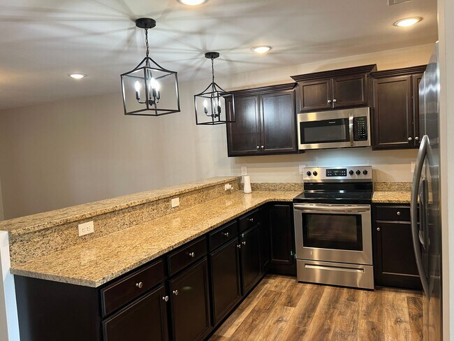 Foto del edificio - 3 Bedroom, 2 Bath, Condo at Tullamore Lakes in Sun Colony. Available now@