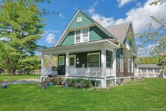 Building Photo - 101 S Greenbush Rd