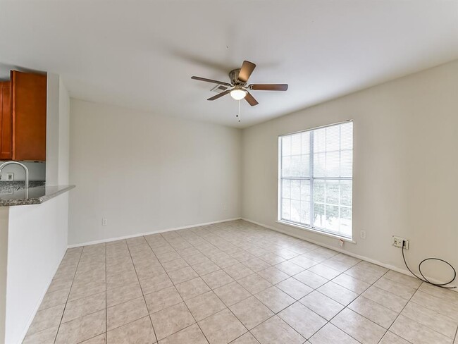 Building Photo - 13902 Buckingham Dr