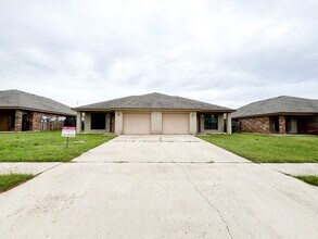 Building Photo - 1305 Nicholas Cir