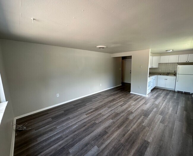 Foto del edificio - Move in ready 1 bedroom/1 bath in Edgewate...