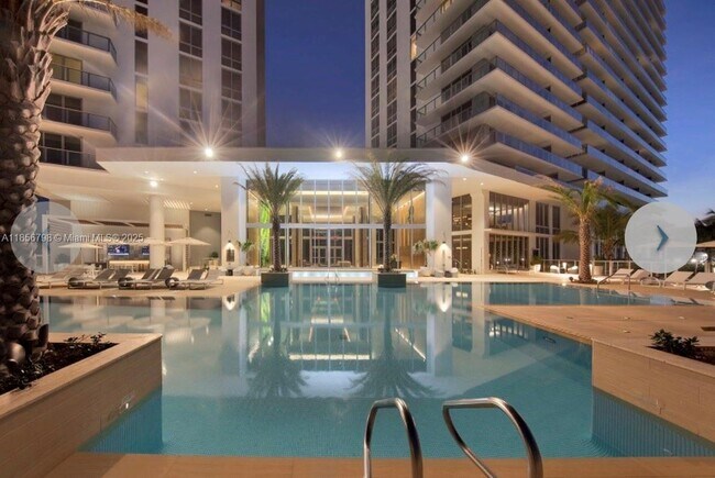 Foto del edificio - 16385 Biscayne Blvd