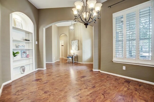 Building Photo - 10515 Carrollton Ct