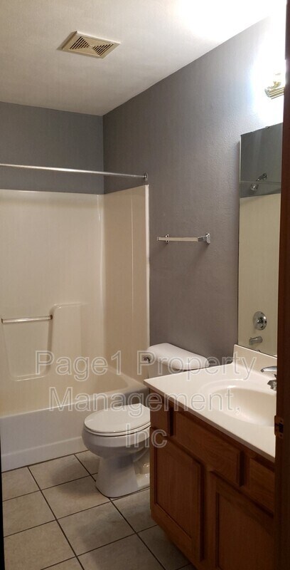 Building Photo - 1016 Minns Dr