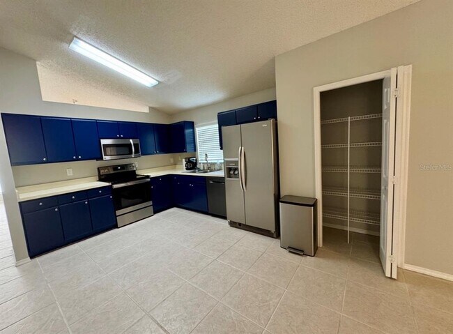 Foto del edificio - 592 Tall Oaks Terrace