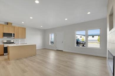 Building Photo - 749 Creative Way