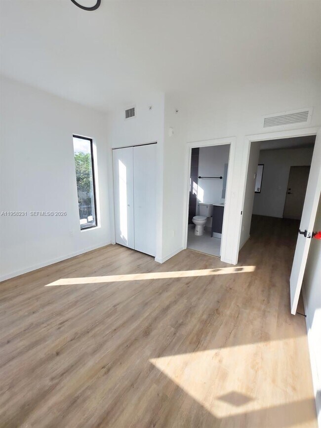 Foto del edificio - 753 NW 30th St