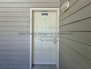 Building Photo - 10020 SW 125th Ave