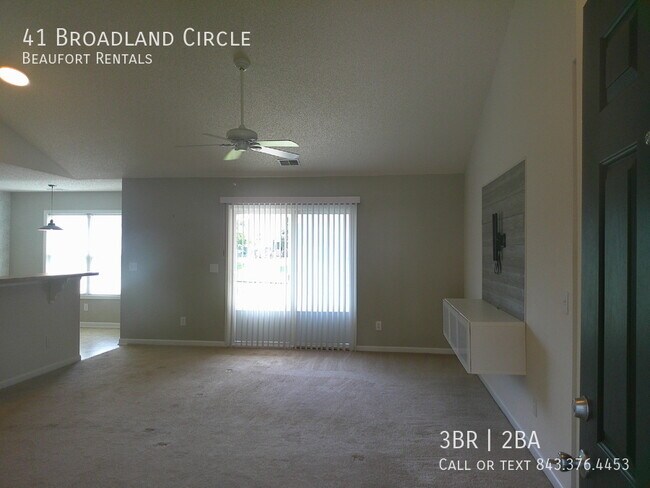 Foto del edificio - 41 Broadland Cir