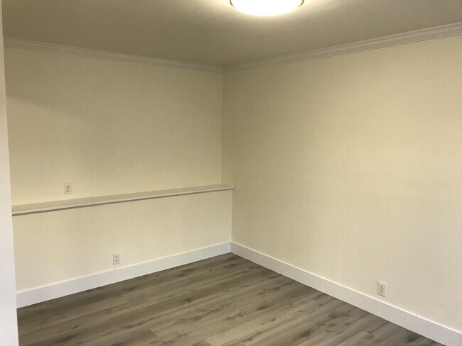 Building Photo - 3054 San Bruno Ave