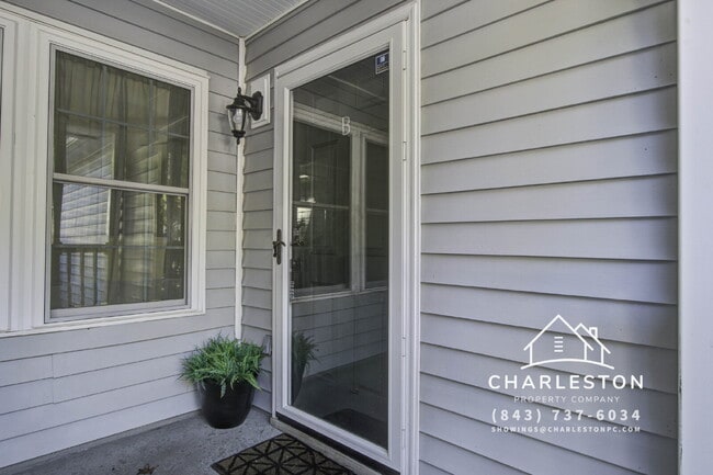 Foto del edificio - 1371 Cassidy Ct