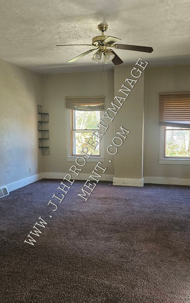 Building Photo - 434 W Clark St