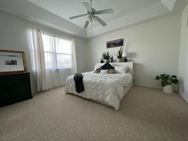 Foto del edificio - BEAUTIFUL and PRIVATE First Floor Golf Cou...