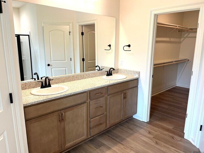 Foto del edificio - 35657 Woodland Ridge Dr