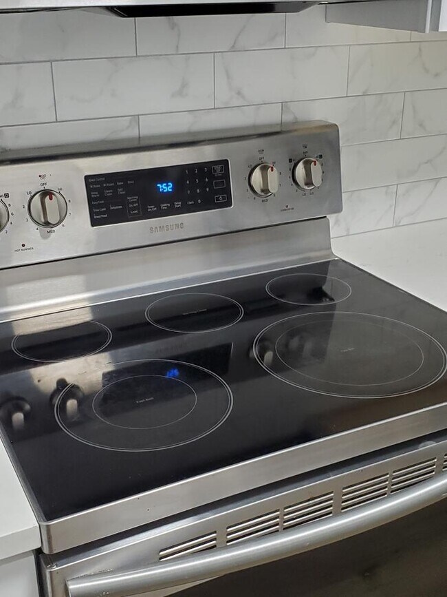 stainless steel appliances - 2258 Lebanon Pike